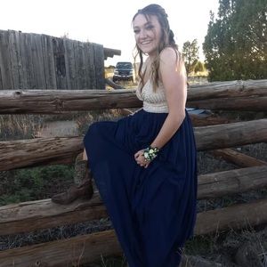 Meet your Posher, Mia